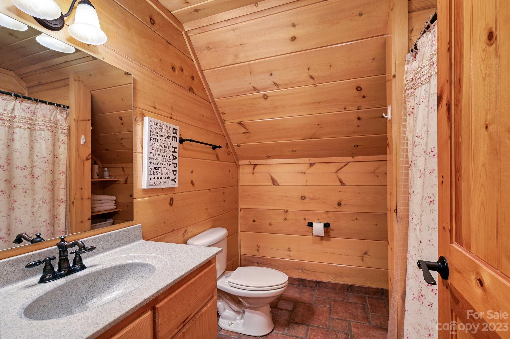 16 N Foothills Drive Mills River NC 28759
