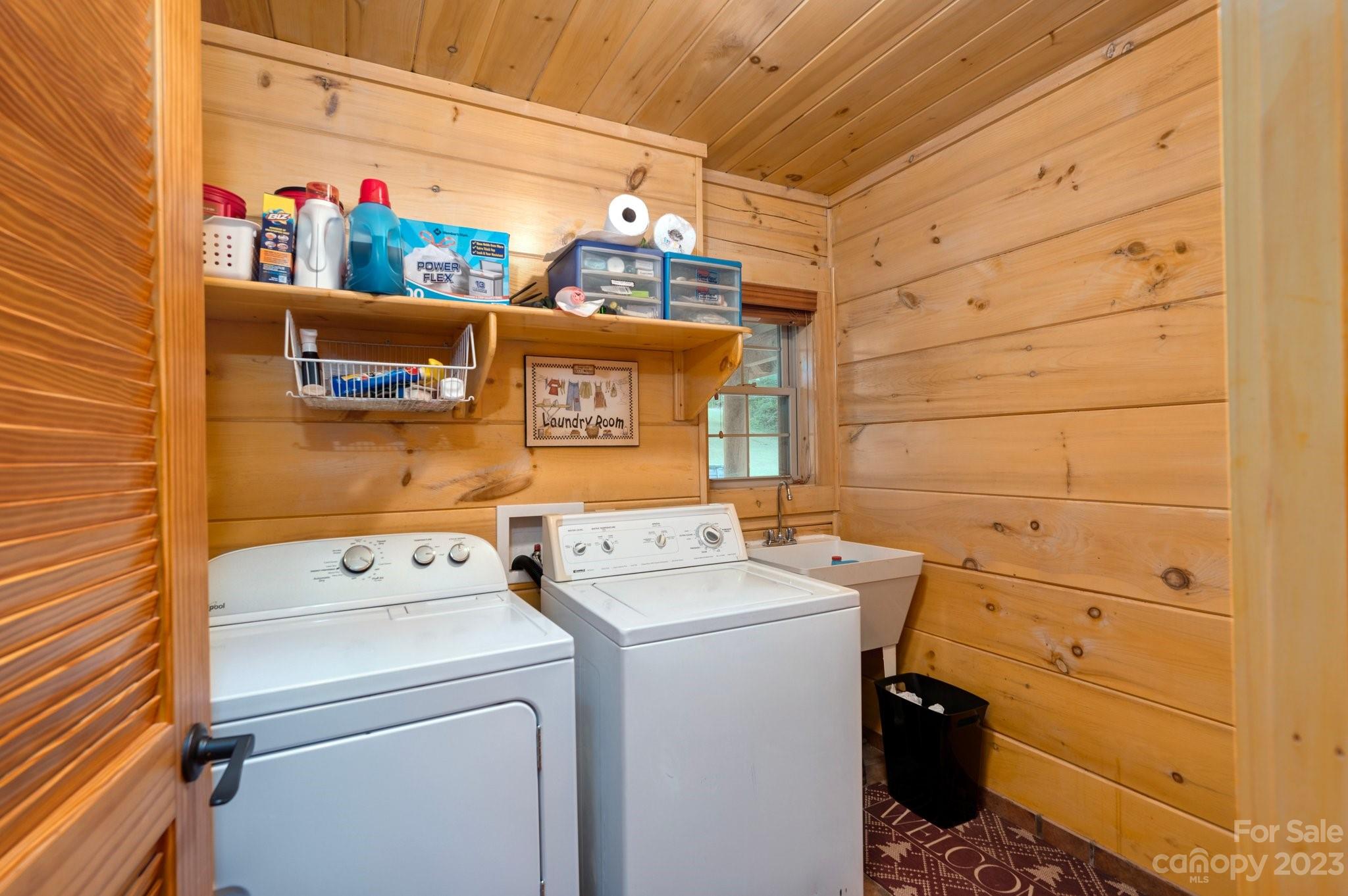 16 N Foothills Drive Mills River NC 28759