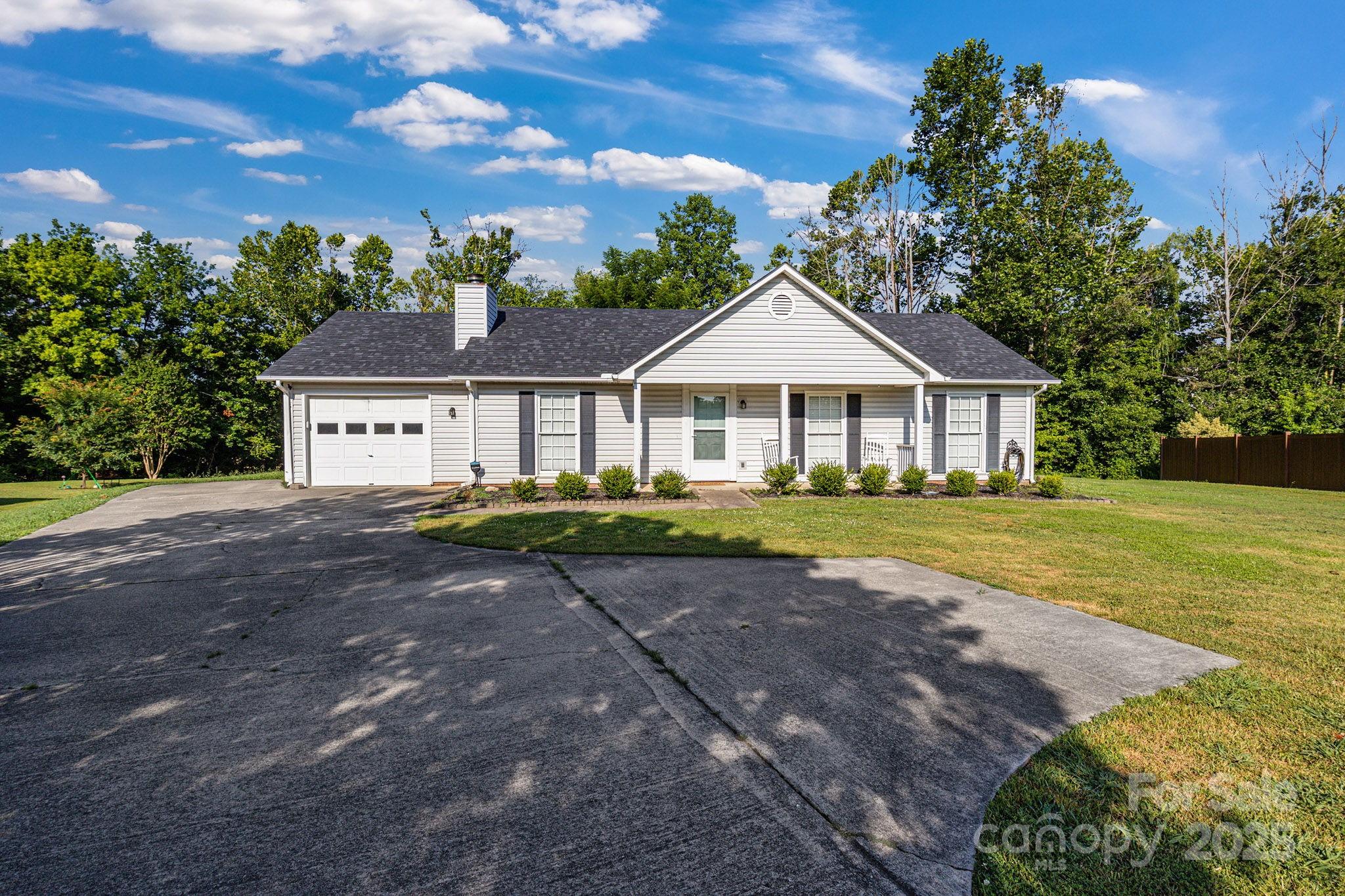 1012 Thorncrest Drive Fletcher NC 28732