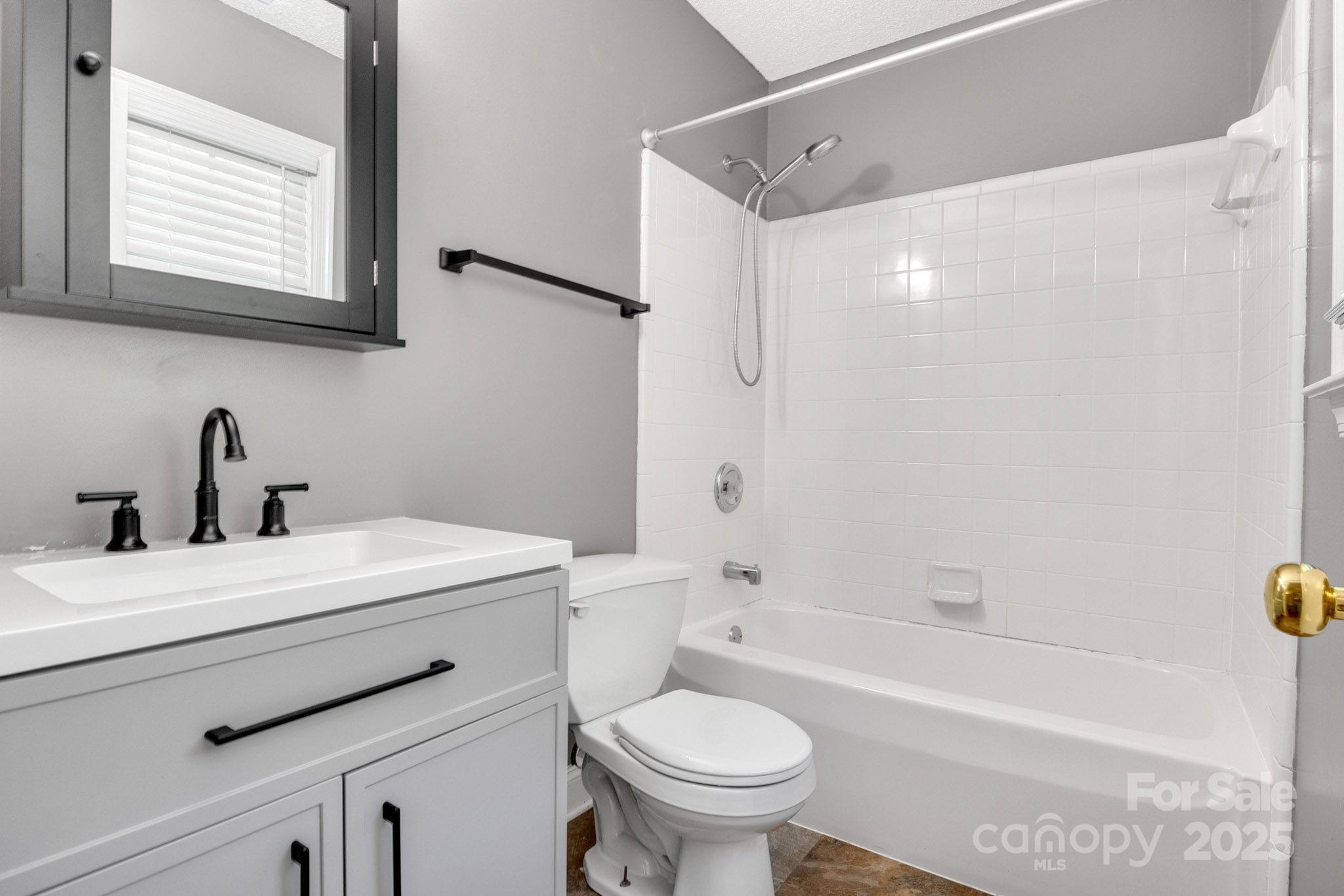 1012 Thorncrest Drive Fletcher NC 28732