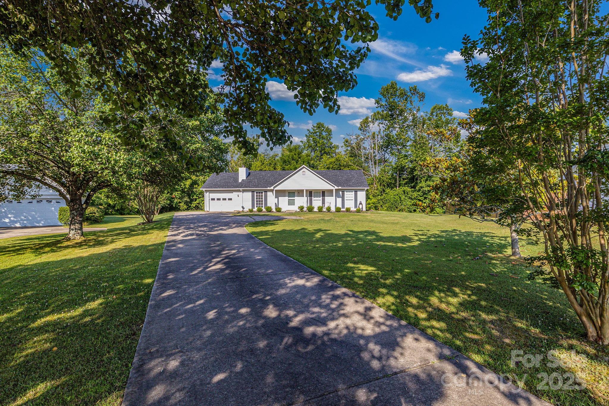 1012 Thorncrest Drive Fletcher NC 28732