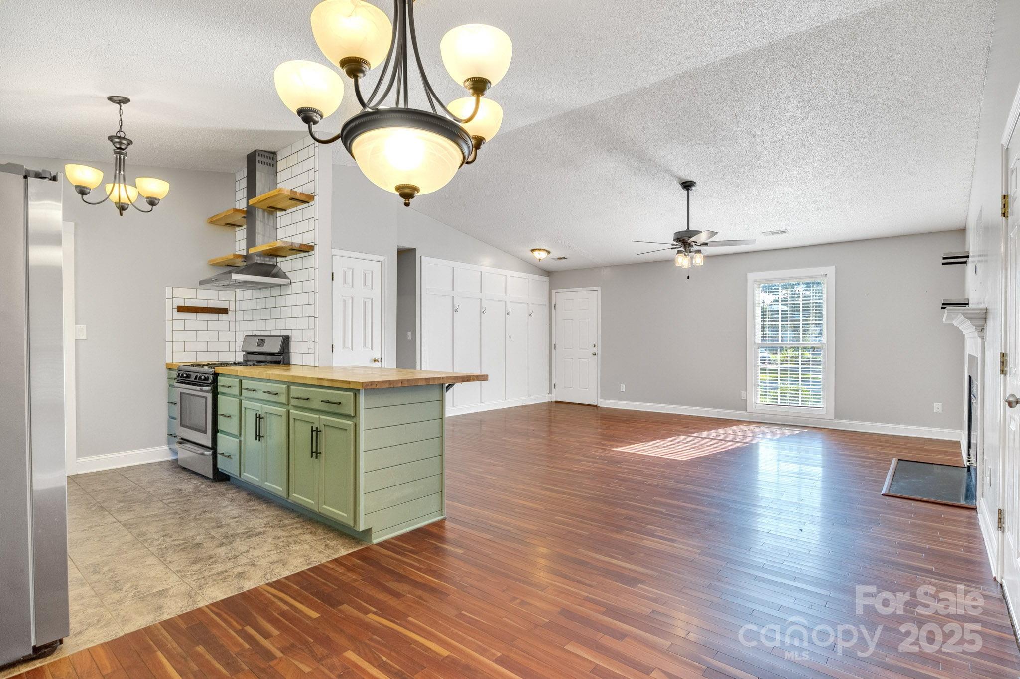 1012 Thorncrest Drive Fletcher NC 28732