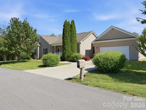 209 Beechnut Drive Hendersonville NC 28739