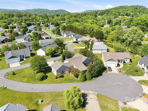 209 Beechnut Drive Hendersonville NC 28739