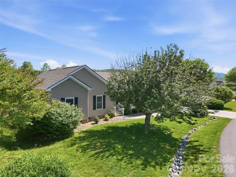 209 Beechnut Drive Hendersonville NC 28739