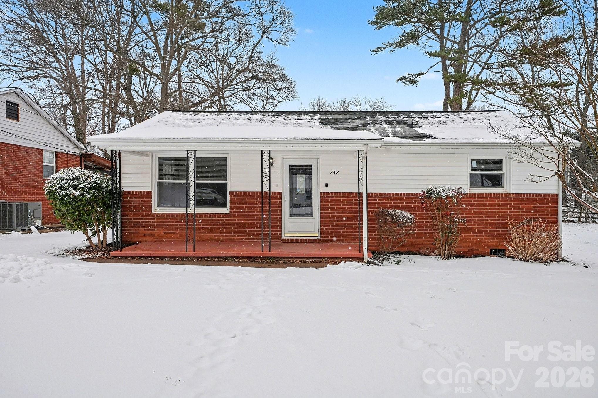 742 N Mulberry Street Statesville NC 28677