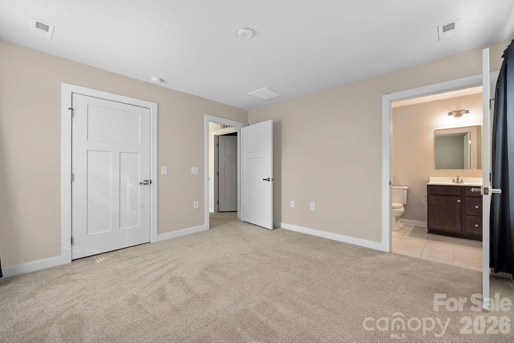 9747 Wardley Drive Charlotte NC 28215