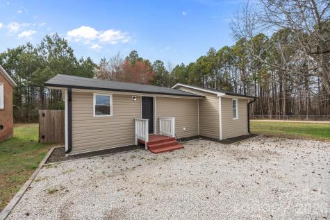 319 N Arnold Street Pageland SC 29728