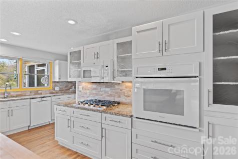 135 Horseshoe Trail Barnardsville NC 28709