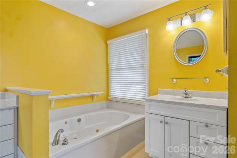 135 Horseshoe Trail Barnardsville NC 28709