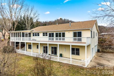 135 Horseshoe Trail Barnardsville NC 28709