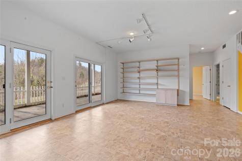 135 Horseshoe Trail Barnardsville NC 28709