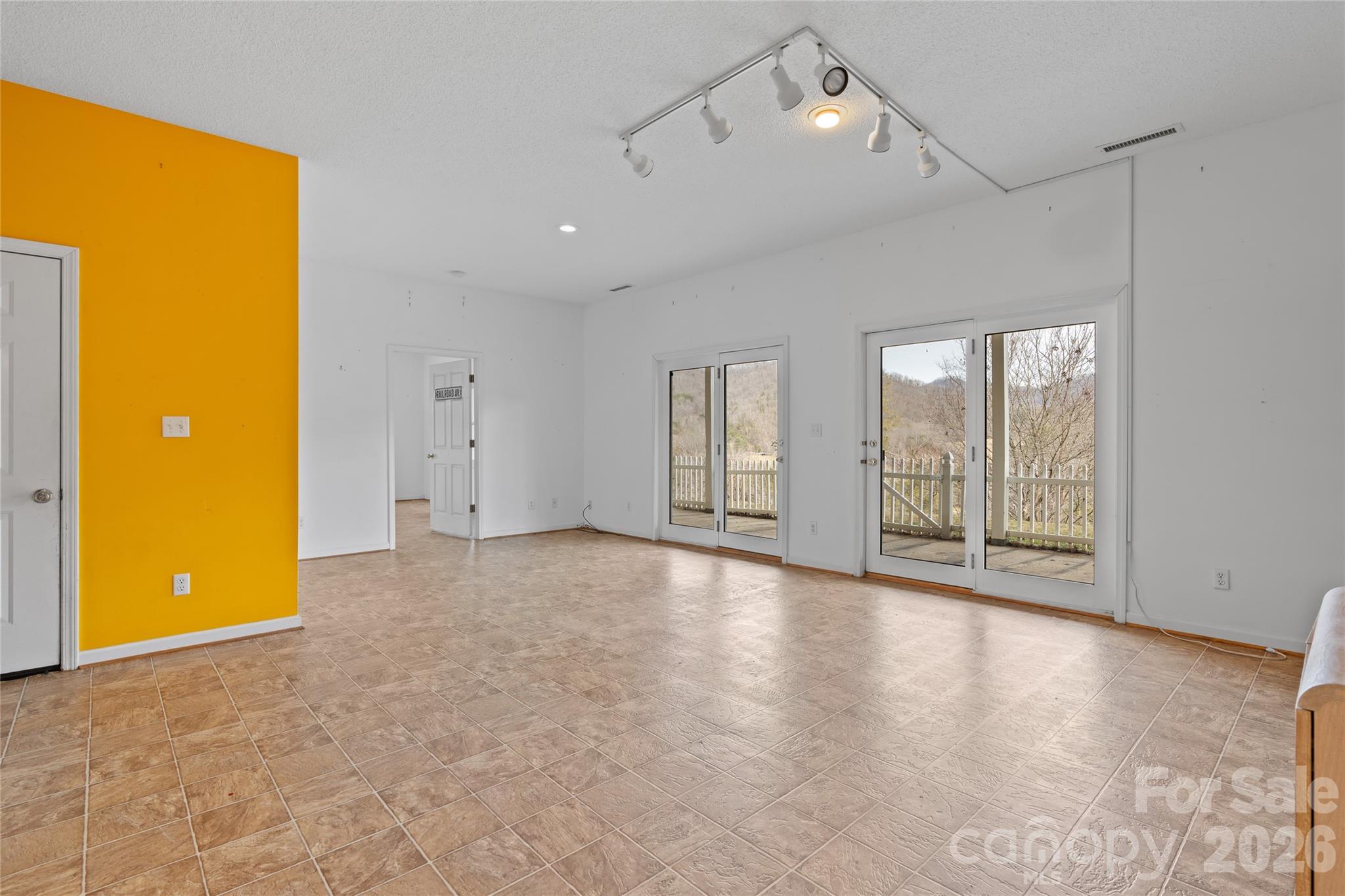 135 Horseshoe Trail Barnardsville NC 28709