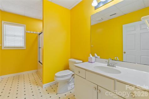 135 Horseshoe Trail Barnardsville NC 28709