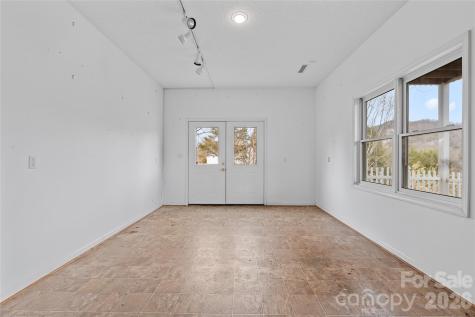 135 Horseshoe Trail Barnardsville NC 28709