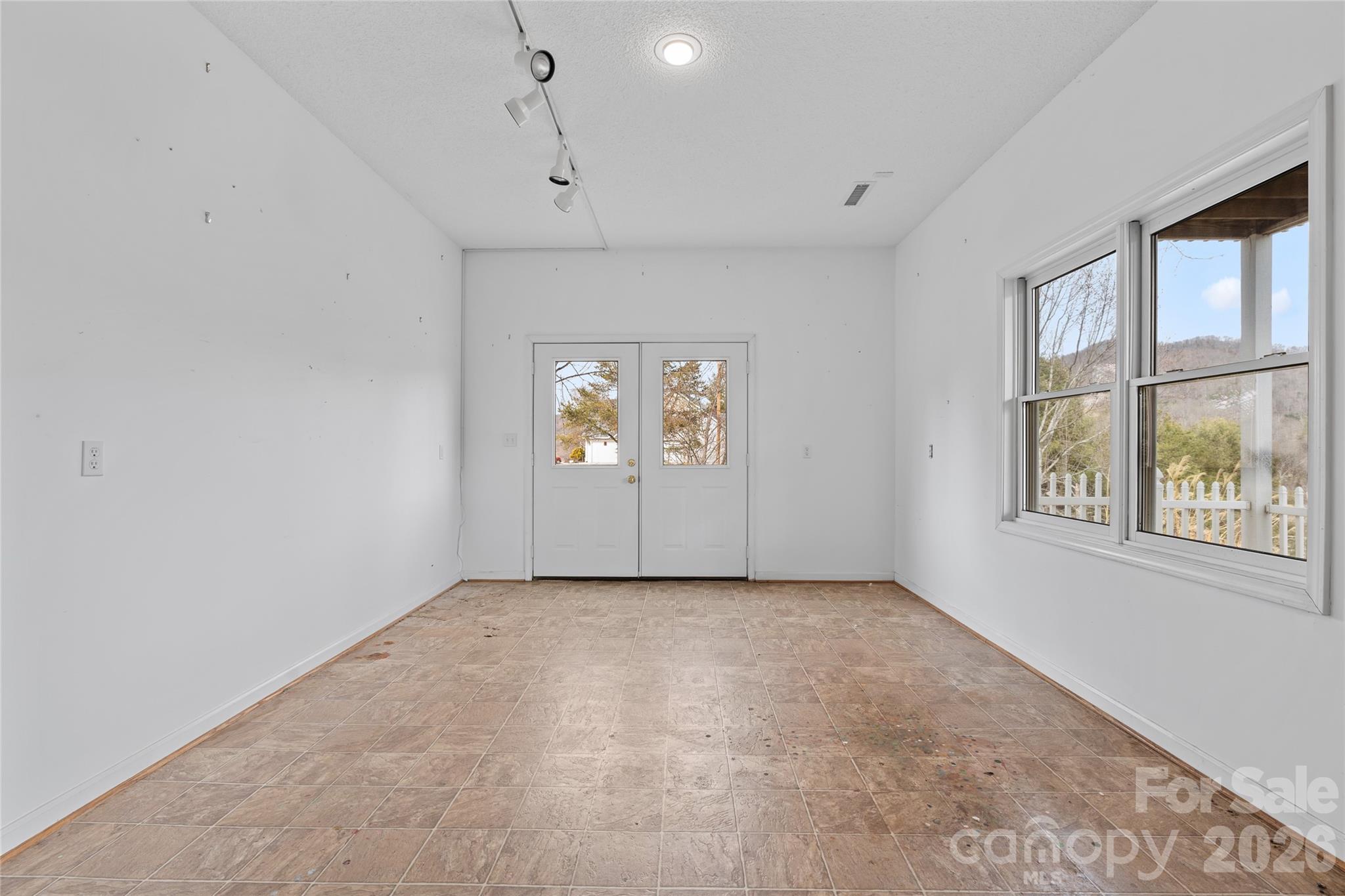 135 Horseshoe Trail Barnardsville NC 28709