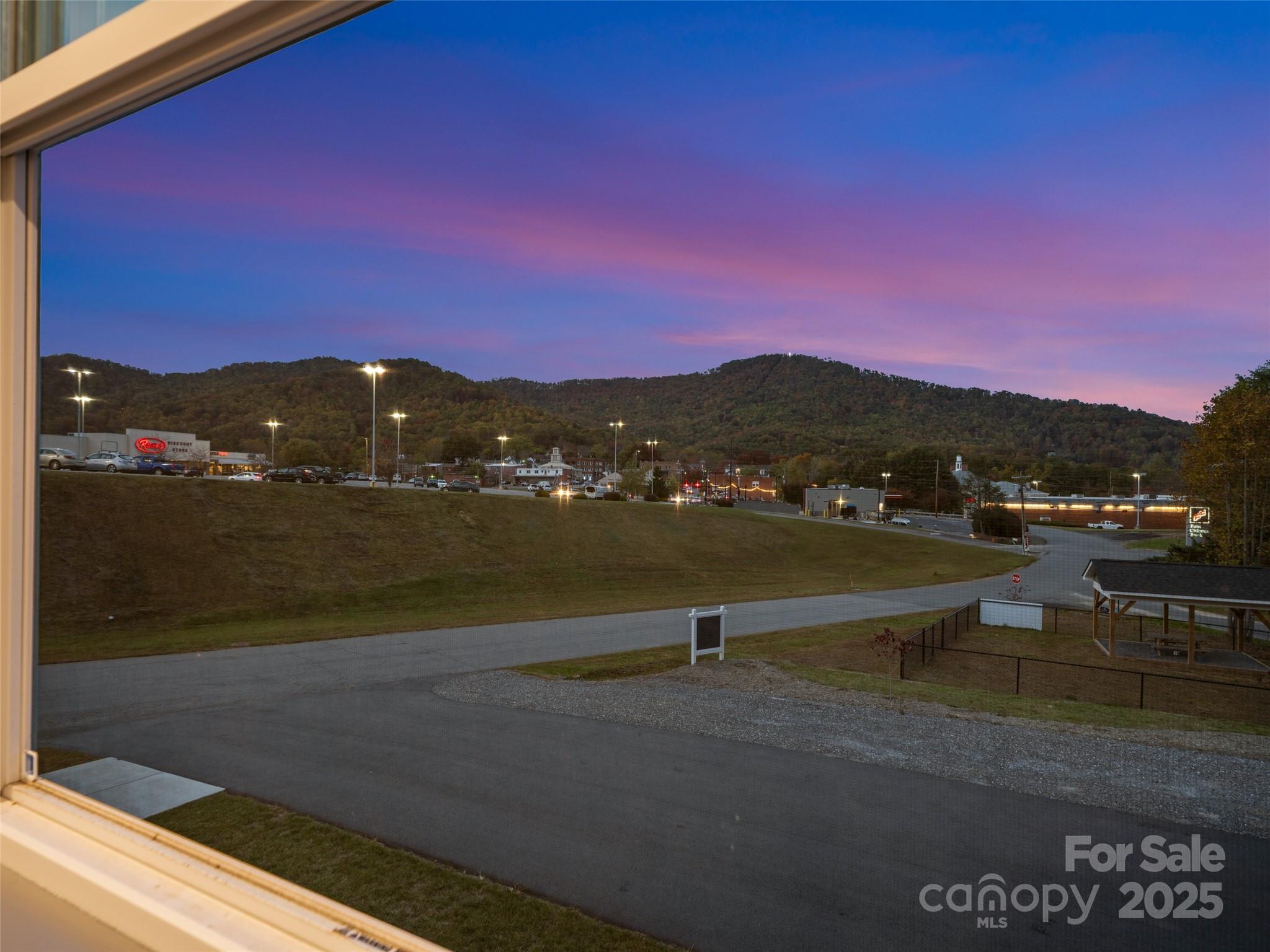 100 Red Twig Lane Burnsville NC 28714