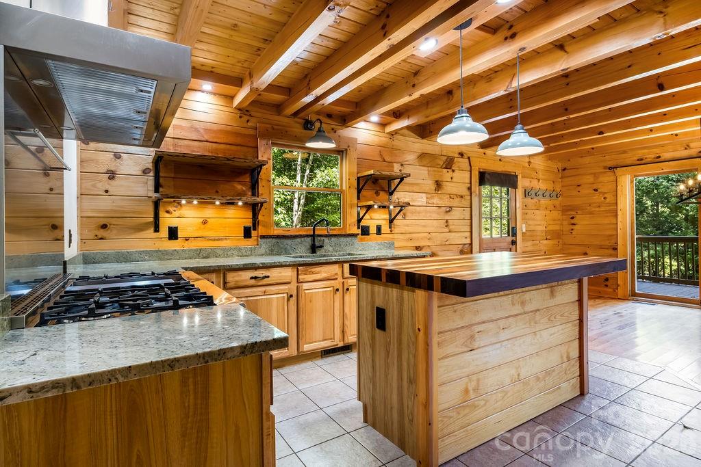 447 Hidden Lake Parkway Nebo NC 28761