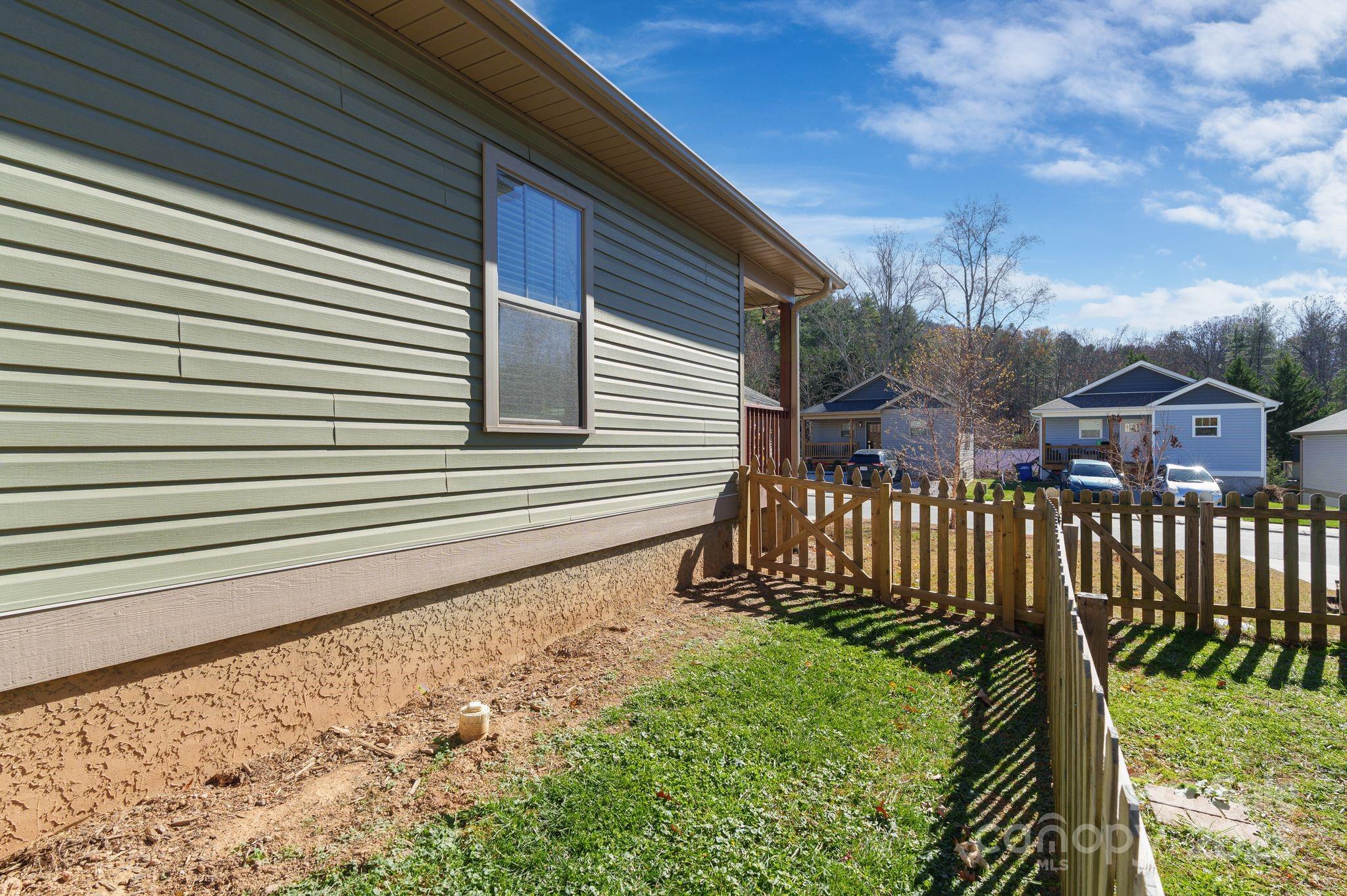 12 Lillie Farm Lane Weaverville NC 28787