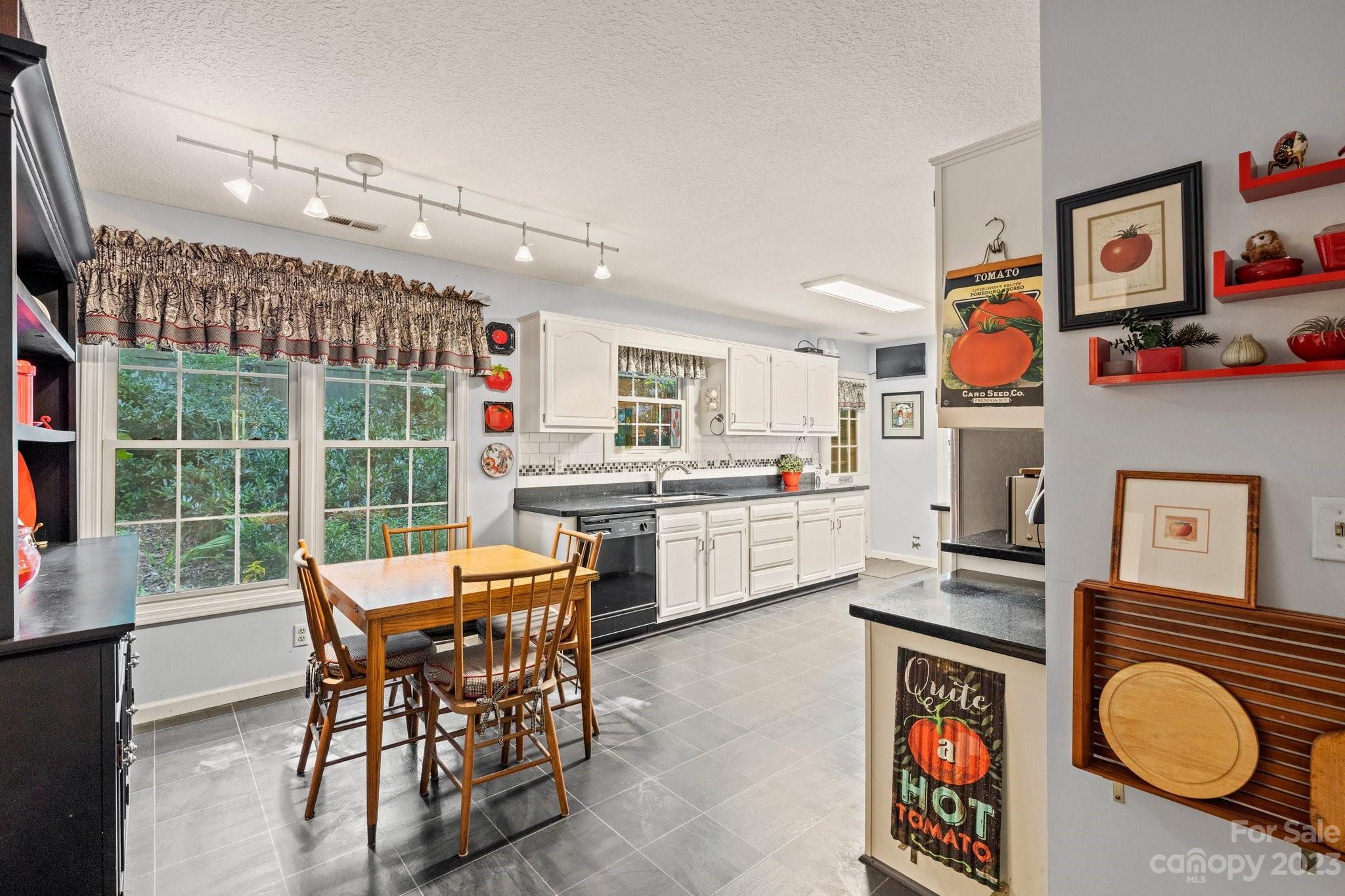 12 Forest Knoll Drive Weaverville NC 28787