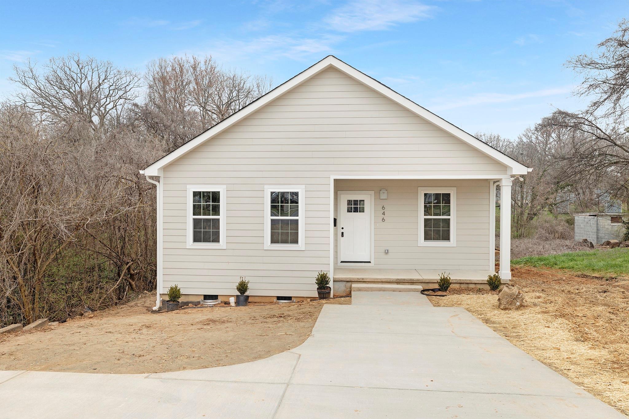 646 S Hoskins Road Charlotte NC 28208