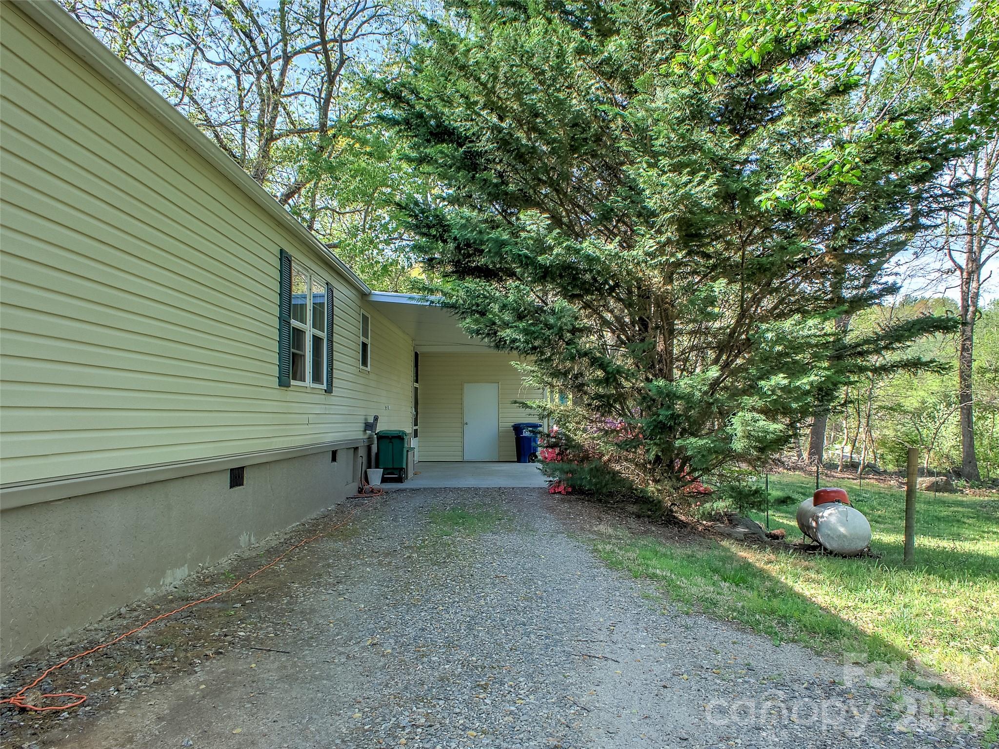 11 Rector Road Weaverville NC 28787