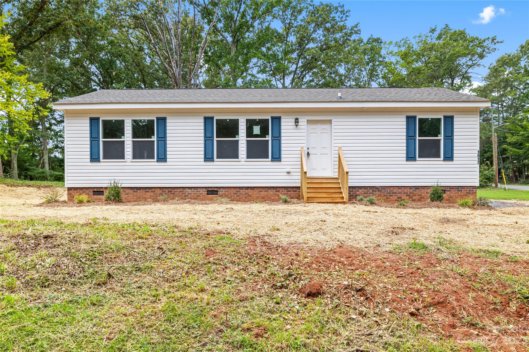 1617 Younger Avenue Statesville NC 28677