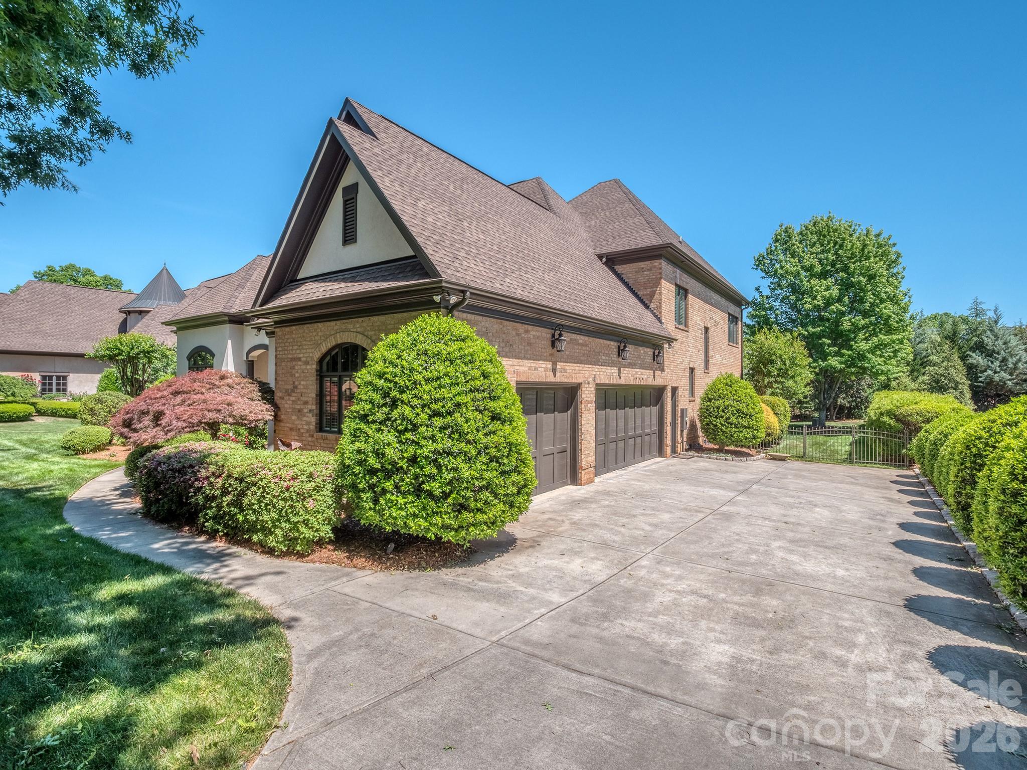 7604 Polyantha Rose Circle Matthews NC 28104