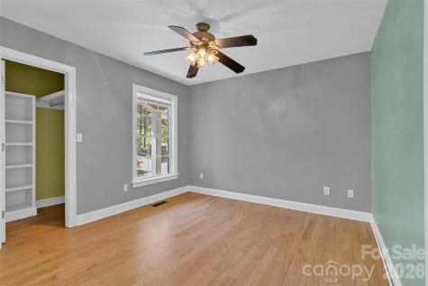 69 N Willow Brook Drive Asheville NC 28806