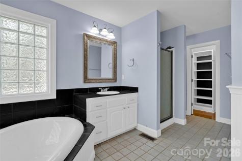 69 N Willow Brook Drive Asheville NC 28806