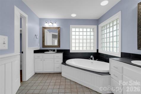 69 N Willow Brook Drive Asheville NC 28806