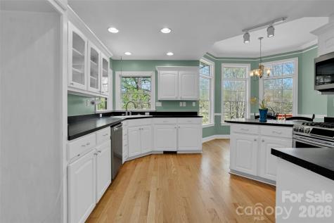 69 N Willow Brook Drive Asheville NC 28806