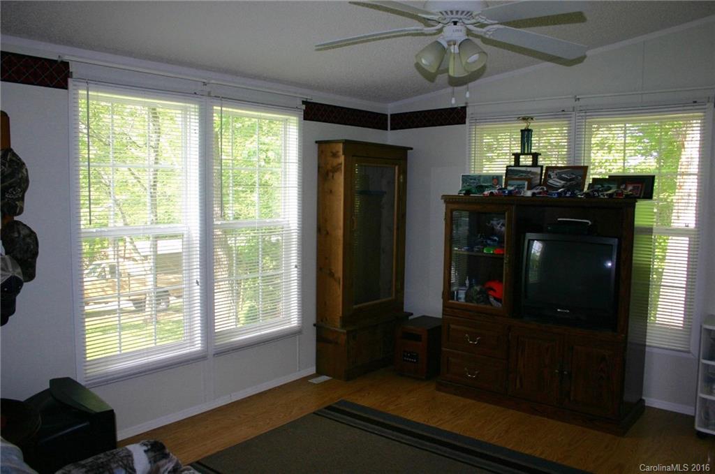 16 Jones Hillock Drive Asheville NC 28805