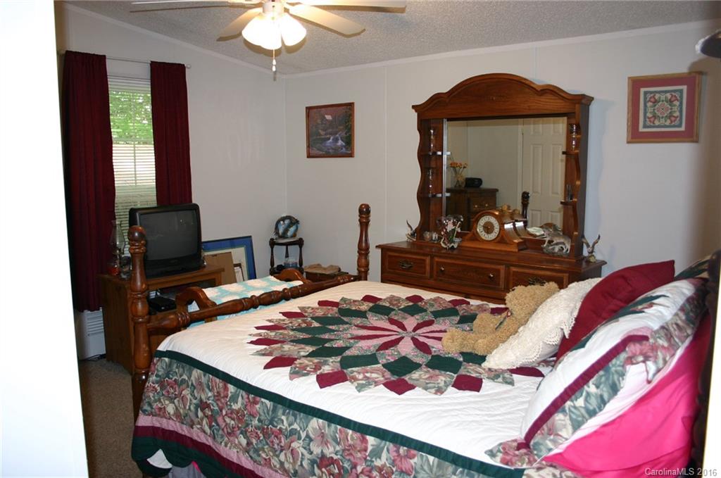16 Jones Hillock Drive Asheville NC 28805