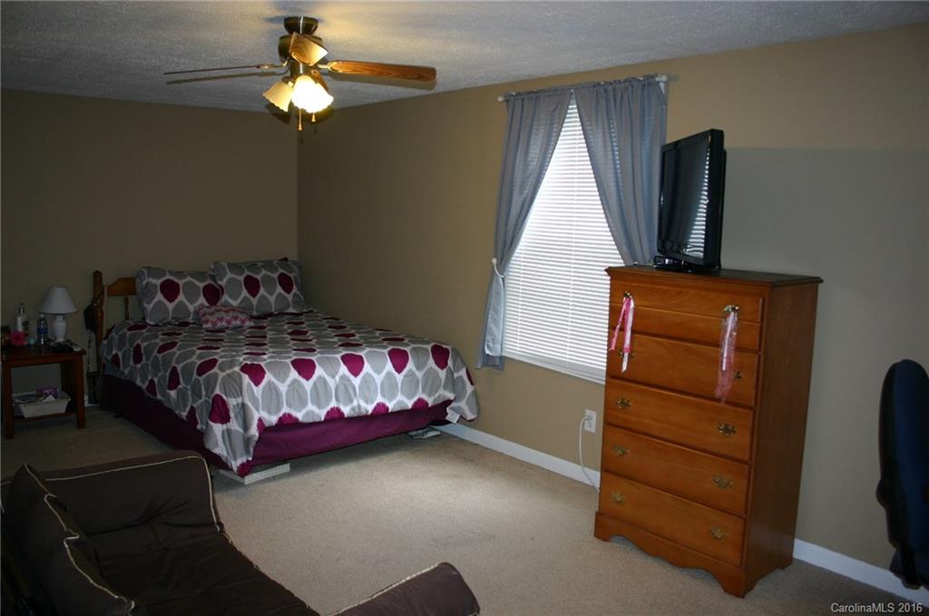 16 Jones Hillock Drive Asheville NC 28805