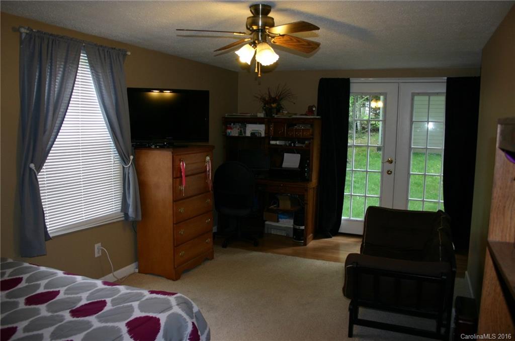 16 Jones Hillock Drive Asheville NC 28805