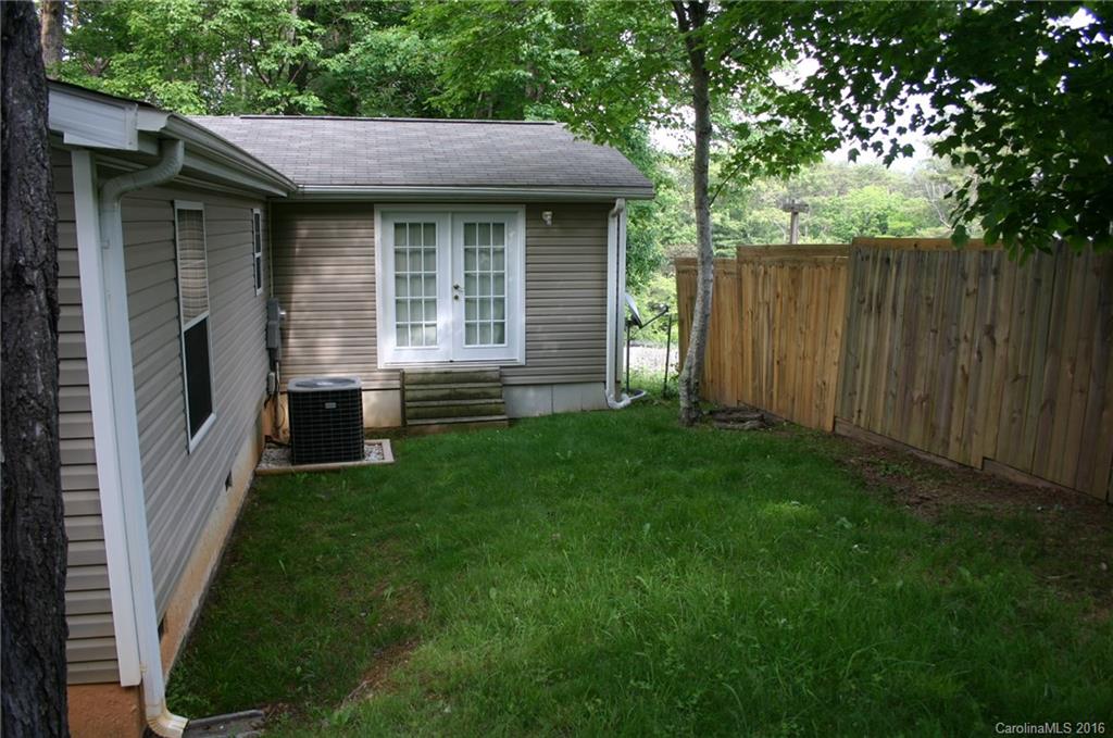 16 Jones Hillock Drive Asheville NC 28805