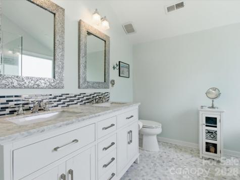 9804 Park Springs Court Charlotte NC 28210