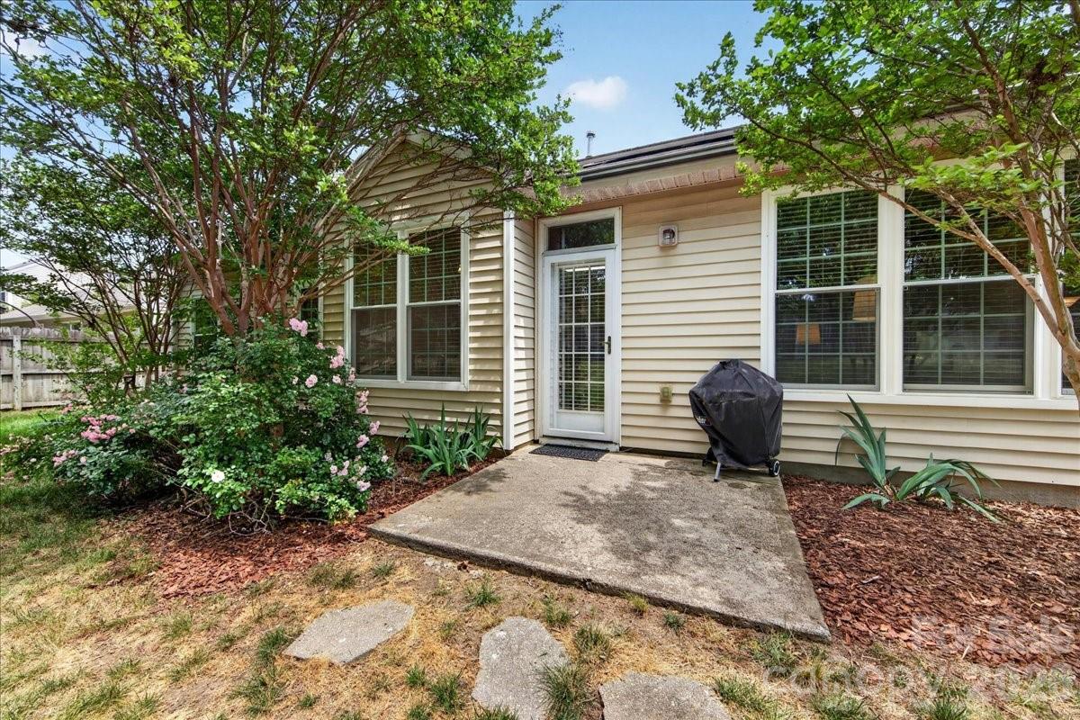 16046 Stuarts Draft Court Charlotte NC 28278