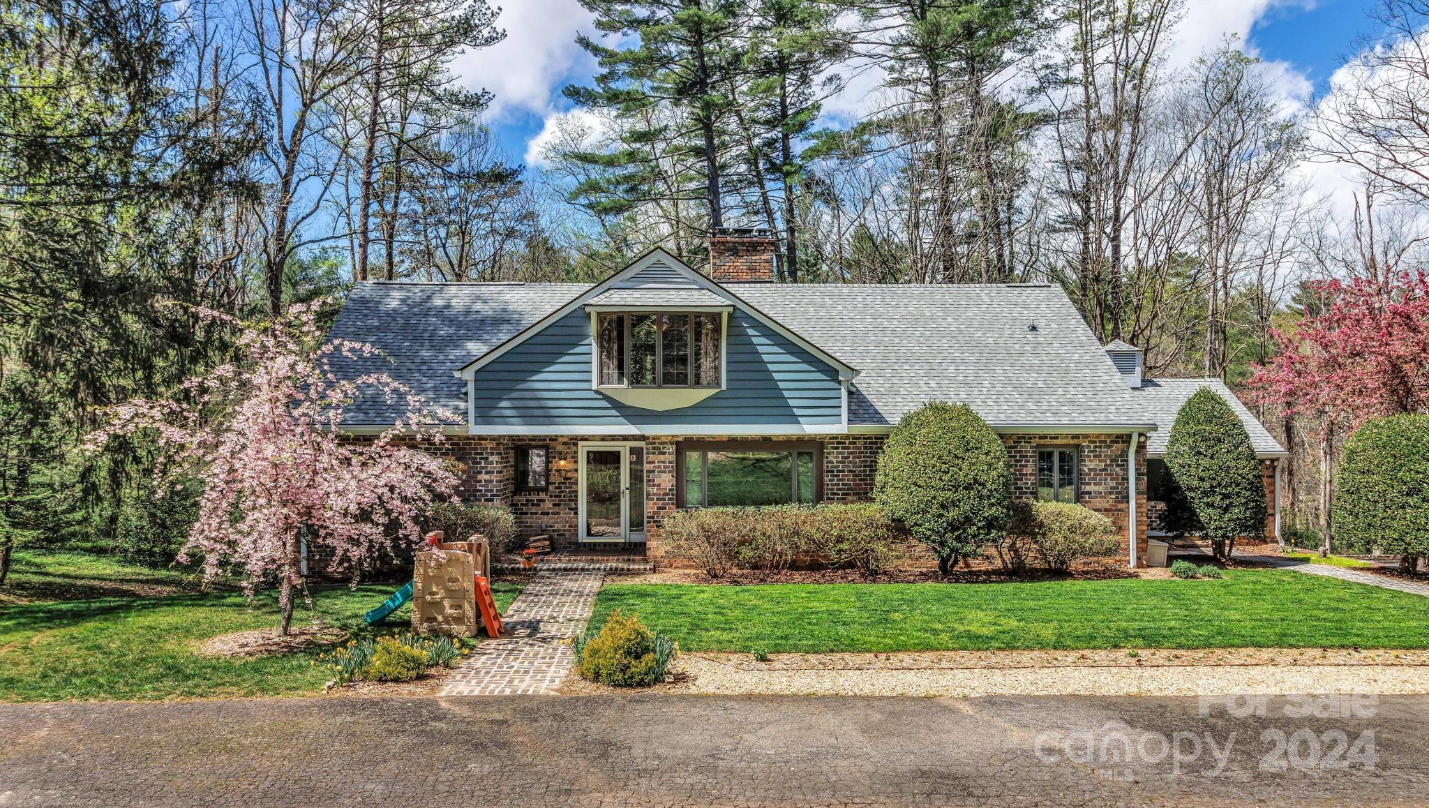 335 Vanderbilt Road Asheville NC 28803