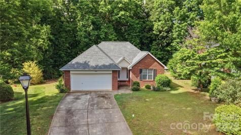 4808 Liska Court Charlotte NC 28227
