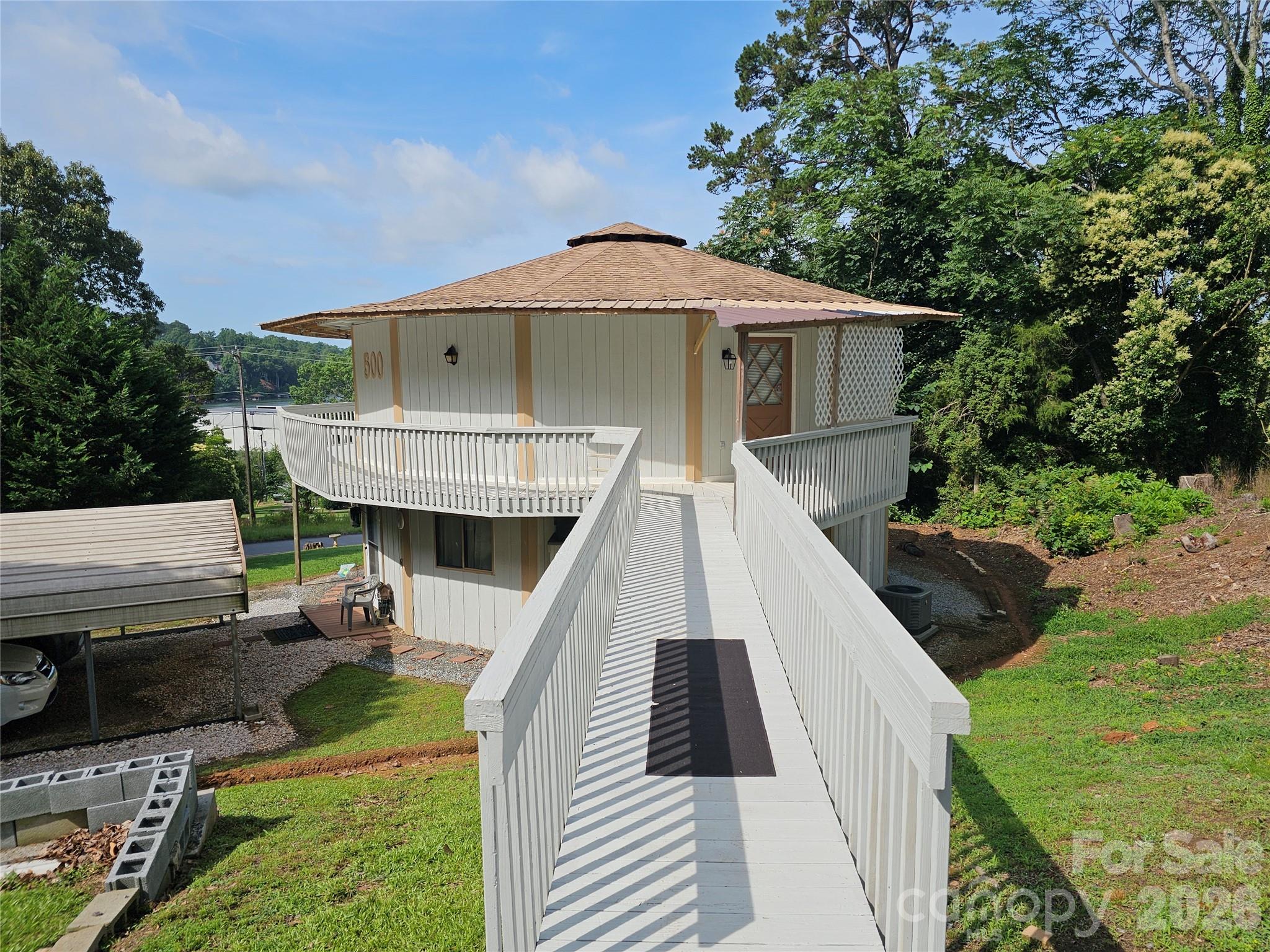 500 Steel Bridge Loop Hickory NC 28601