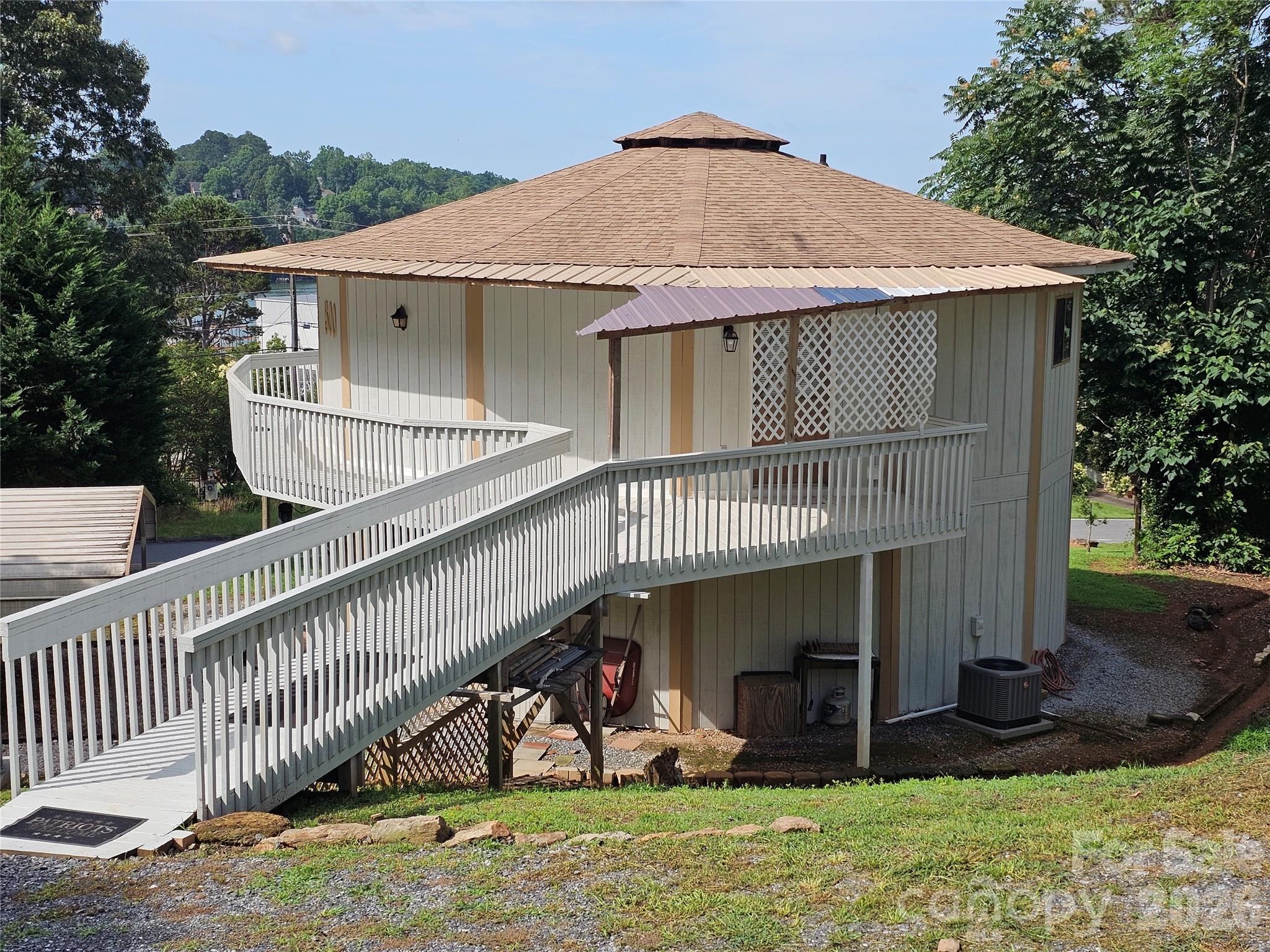 500 Steel Bridge Loop Hickory NC 28601