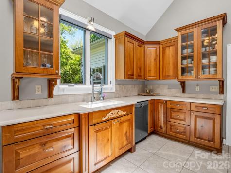 536 Maple Street Brevard NC 28712