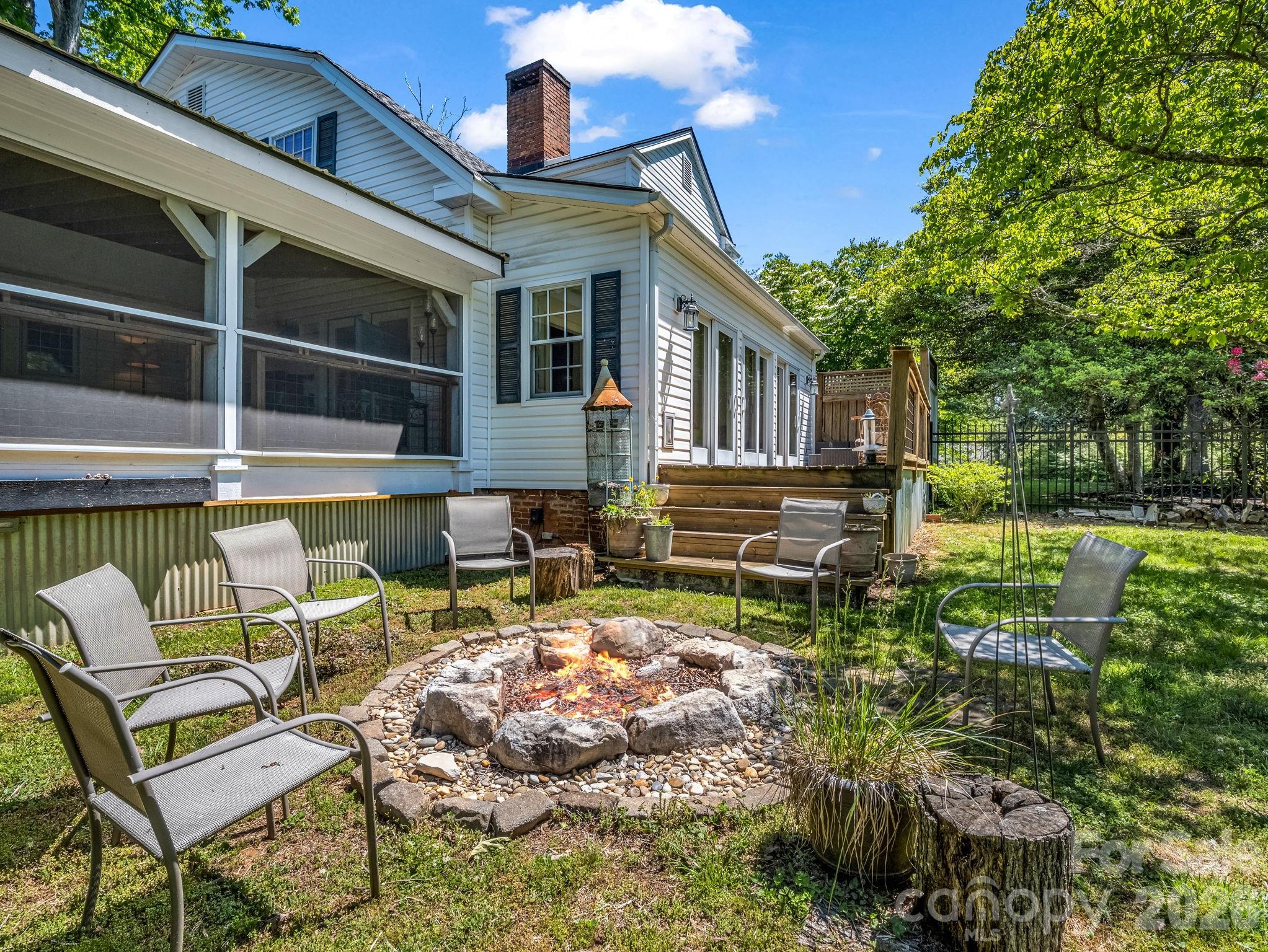 536 Maple Street Brevard NC 28712