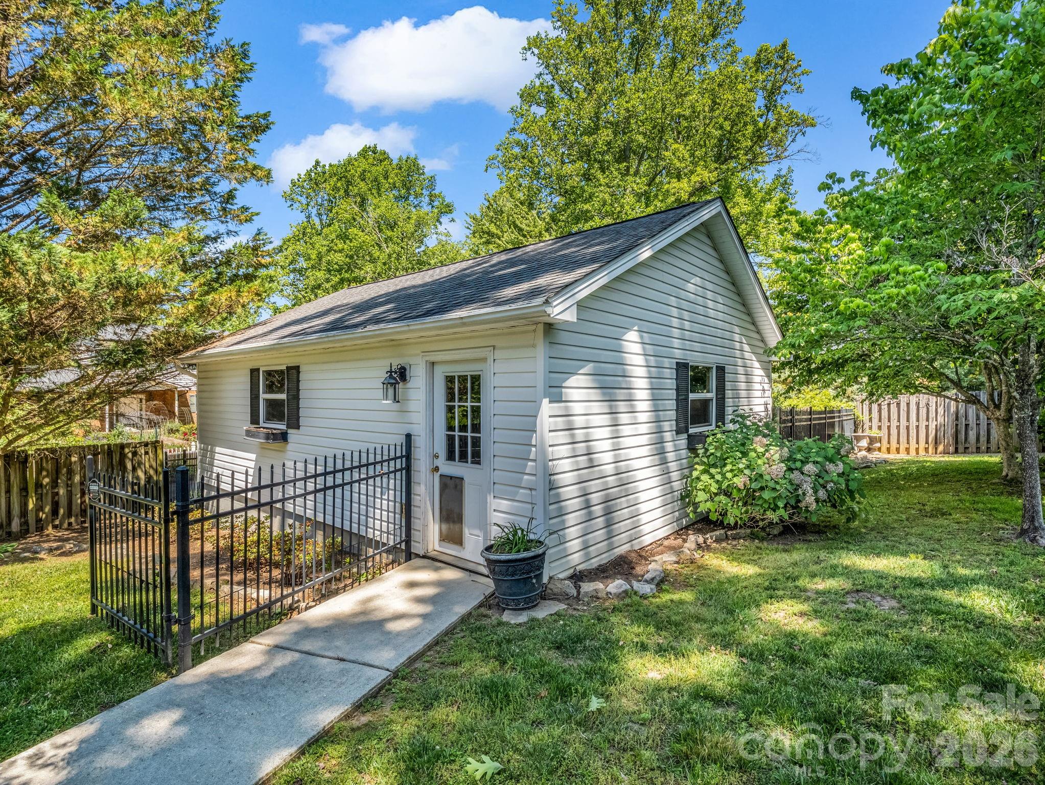 536 Maple Street Brevard NC 28712