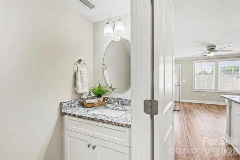 1006 10th Avenue NE Hickory NC 28601
