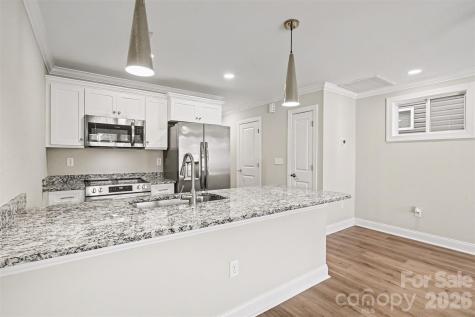 1006 10th Avenue NE Hickory NC 28601