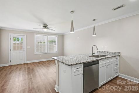 1006 10th Avenue NE Hickory NC 28601