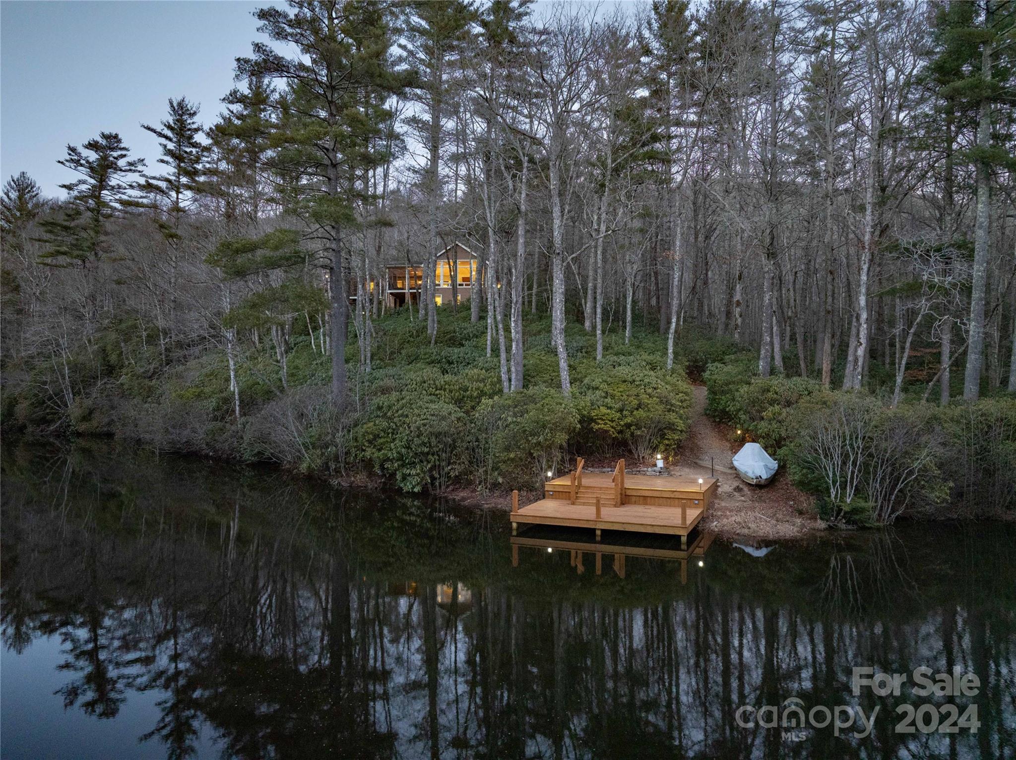 209 Cardinal Drive E Lake Toxaway NC 28747